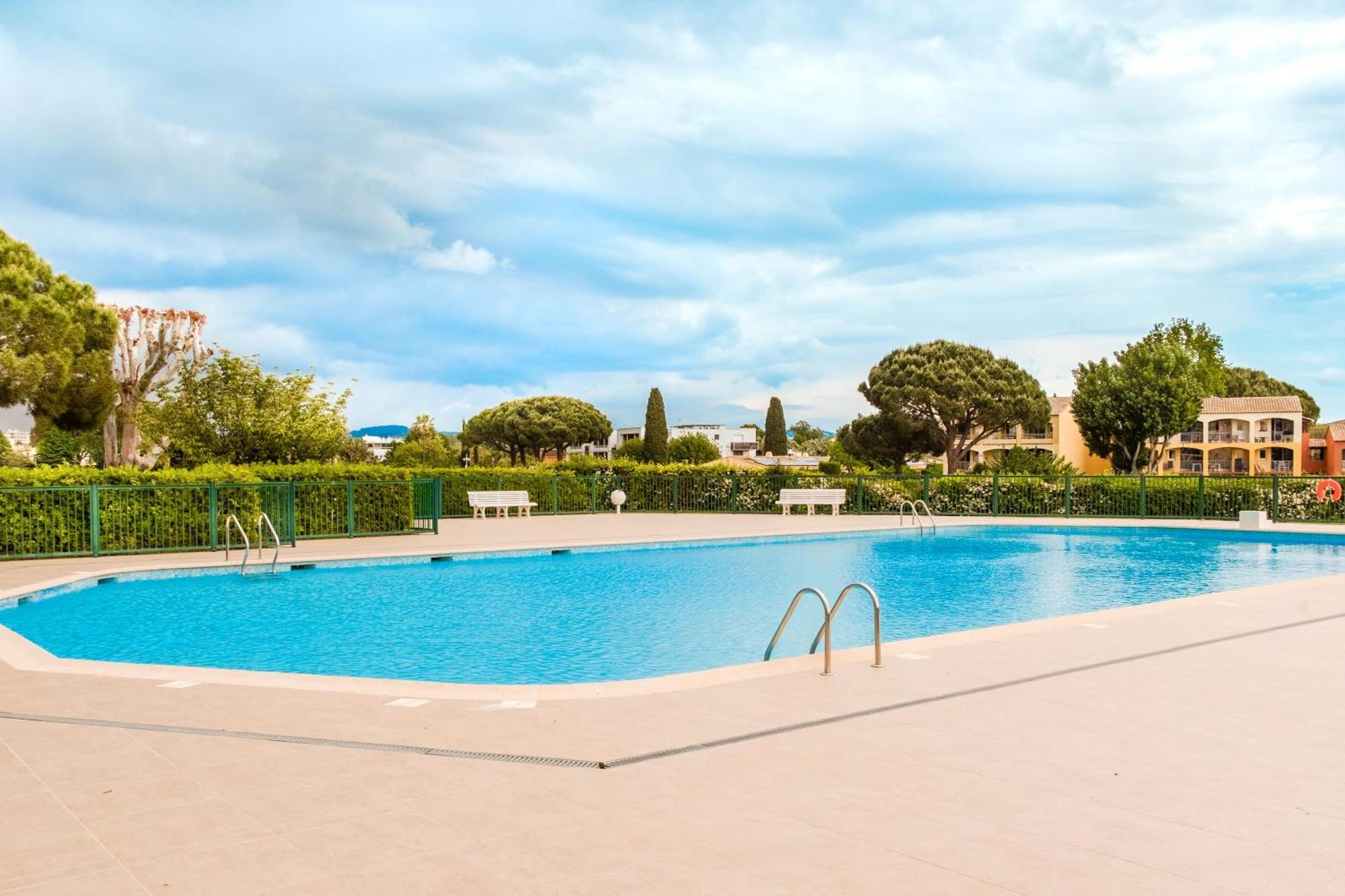 Grand Les Masters Apartment